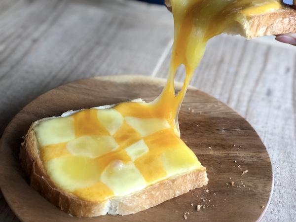 【受付終了】《「チーズトースト」フォトコンテスト》で、のびるチーズ3種セットをGETしよう！