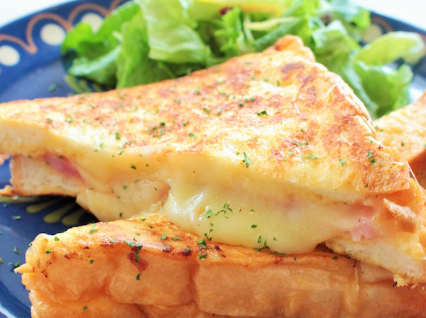 チーズの“おかず系フレンチトースト”で、朝のエネルギーチャージ| 簡単レシピ
